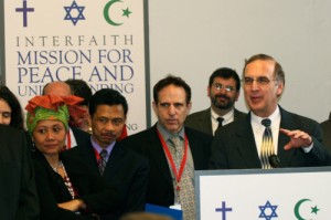 Mission Director Rabbi Sid Schwarz speaks before mission participants and the press.